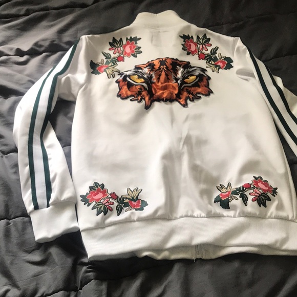 Tracksuit - Picture 2 of 7